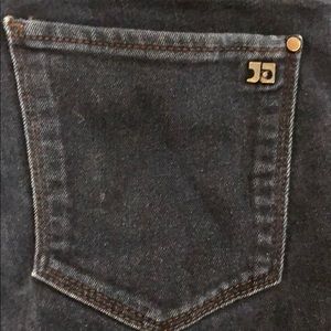 Joe’s Jeans Chelsea Fit Dark Wash size 24
